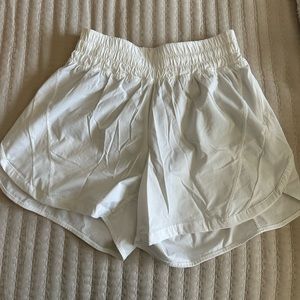 ⚡️ LULULEMON TRACK THAT HIGH RISE LINED SHORT  5”⚡️ size US 6